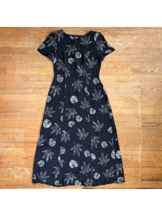 Maggy London Dresses & Skirts - Vintage Leaf Print Silk Maxi Dress Size Medium 90s Black Short Sleeve A-Line
